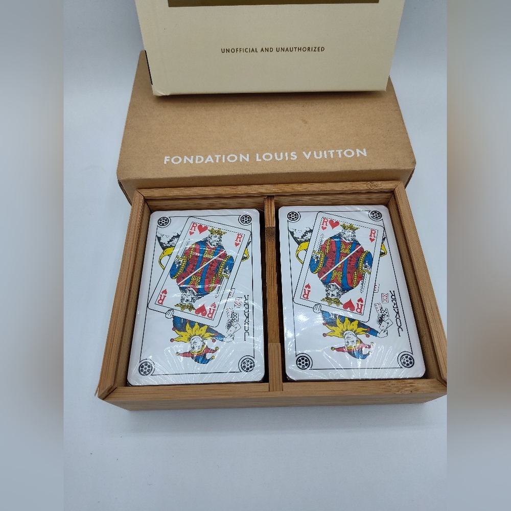 Louis Vuitton Fondation Museum Playing Cards Gift Set NIB SEALED - Picture 3 of 5